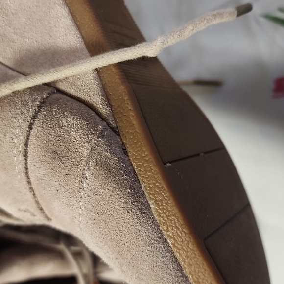 TOMS suede ankle boot with laces - Picture 8 of 8